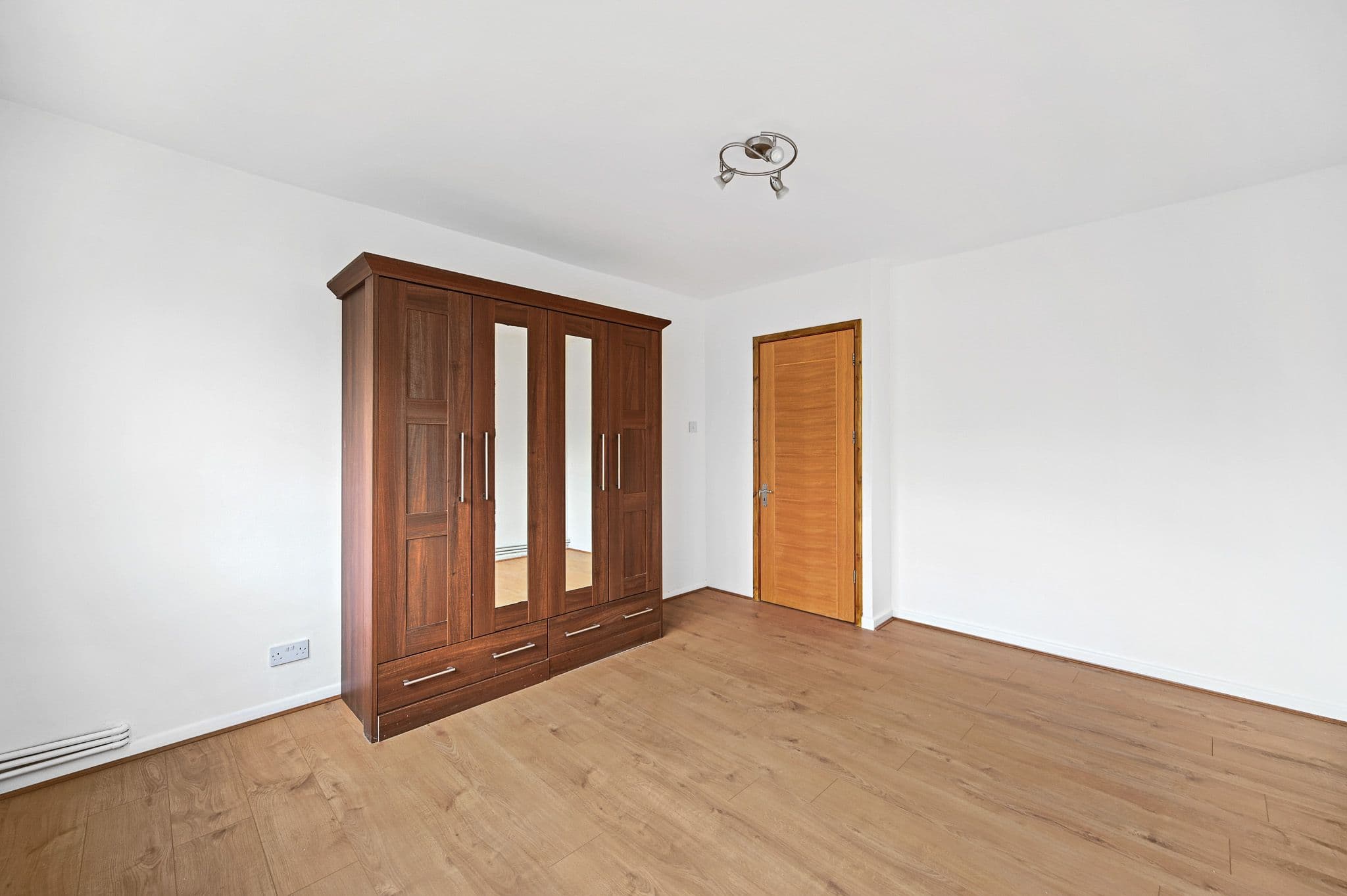 6 Richardson Court photo 3